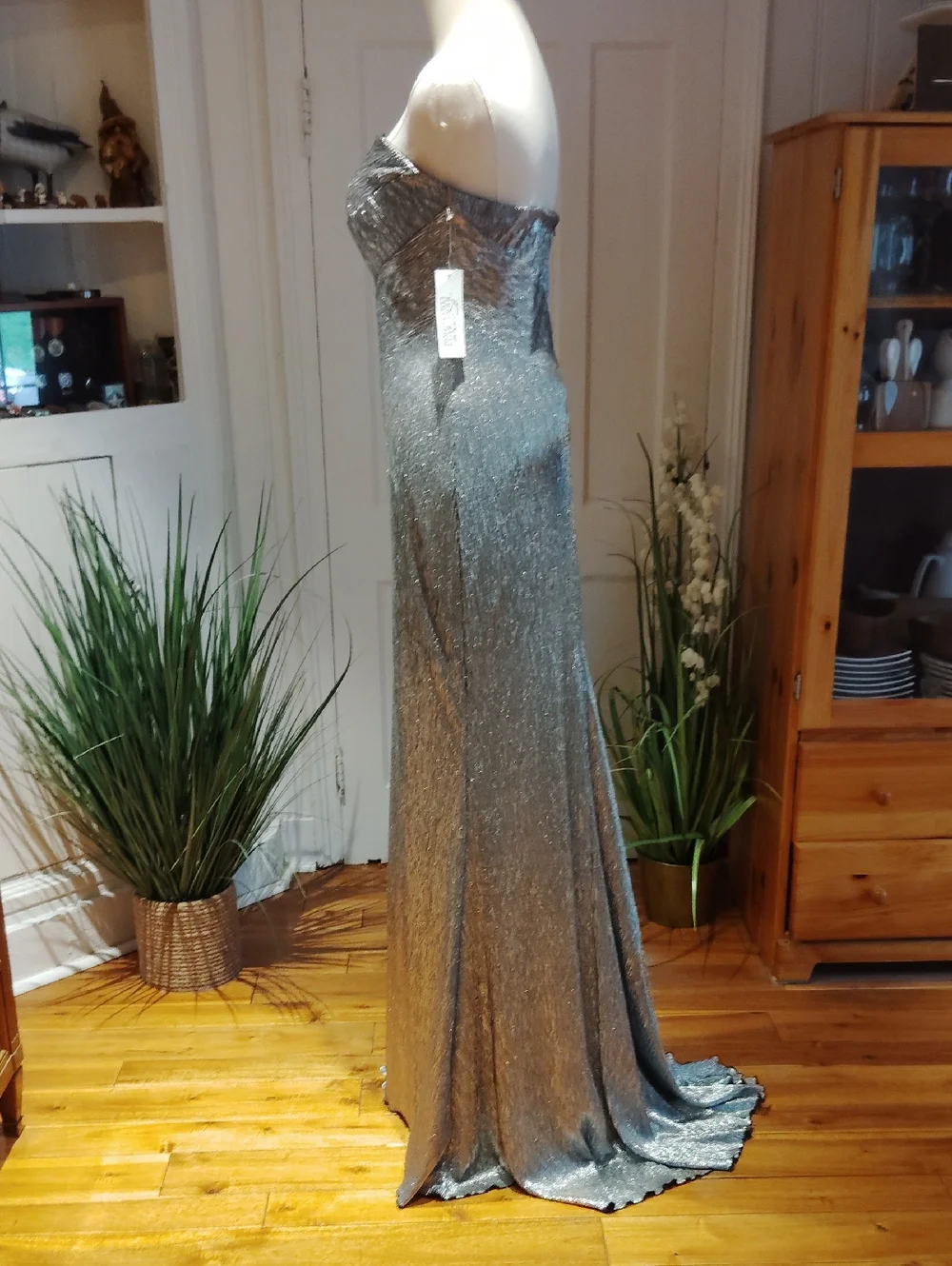 Rene Ruiz Metallic Strapless Gown - Picture 7 of 14